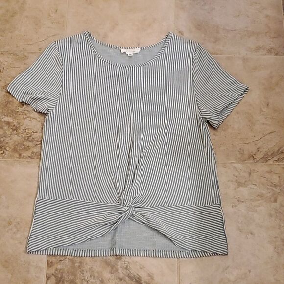 Exclusive One green and white striped twist front top - Picture 3 of 9